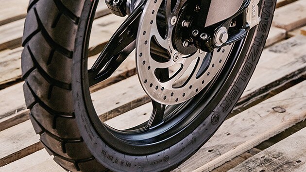 G 310 GS 耐摩損性に優れた標準タイヤ