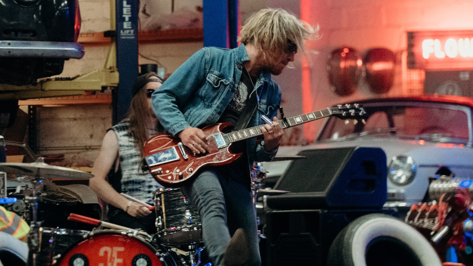 The music video depicts the band called The Cadillac Three and the new R 18 B and R 18 Transcontinental heritage models.