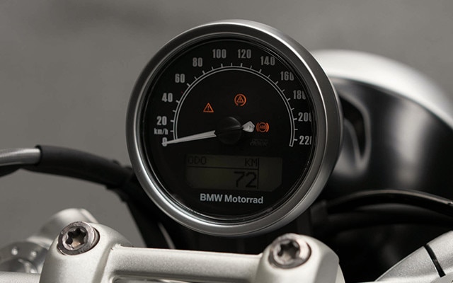 R nineT Pureの円形メーター