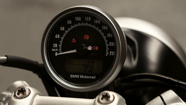 R nineT Pureの円形メーター