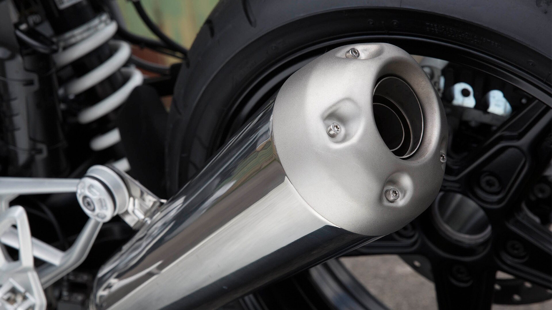 R nineT Racerのエキゾーストシステム