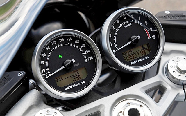 R nineT Racerのタコメーター