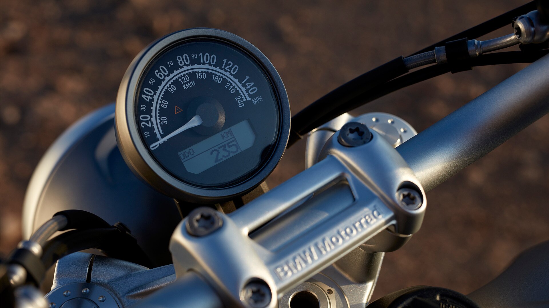 R nineT Scramblerの速度計