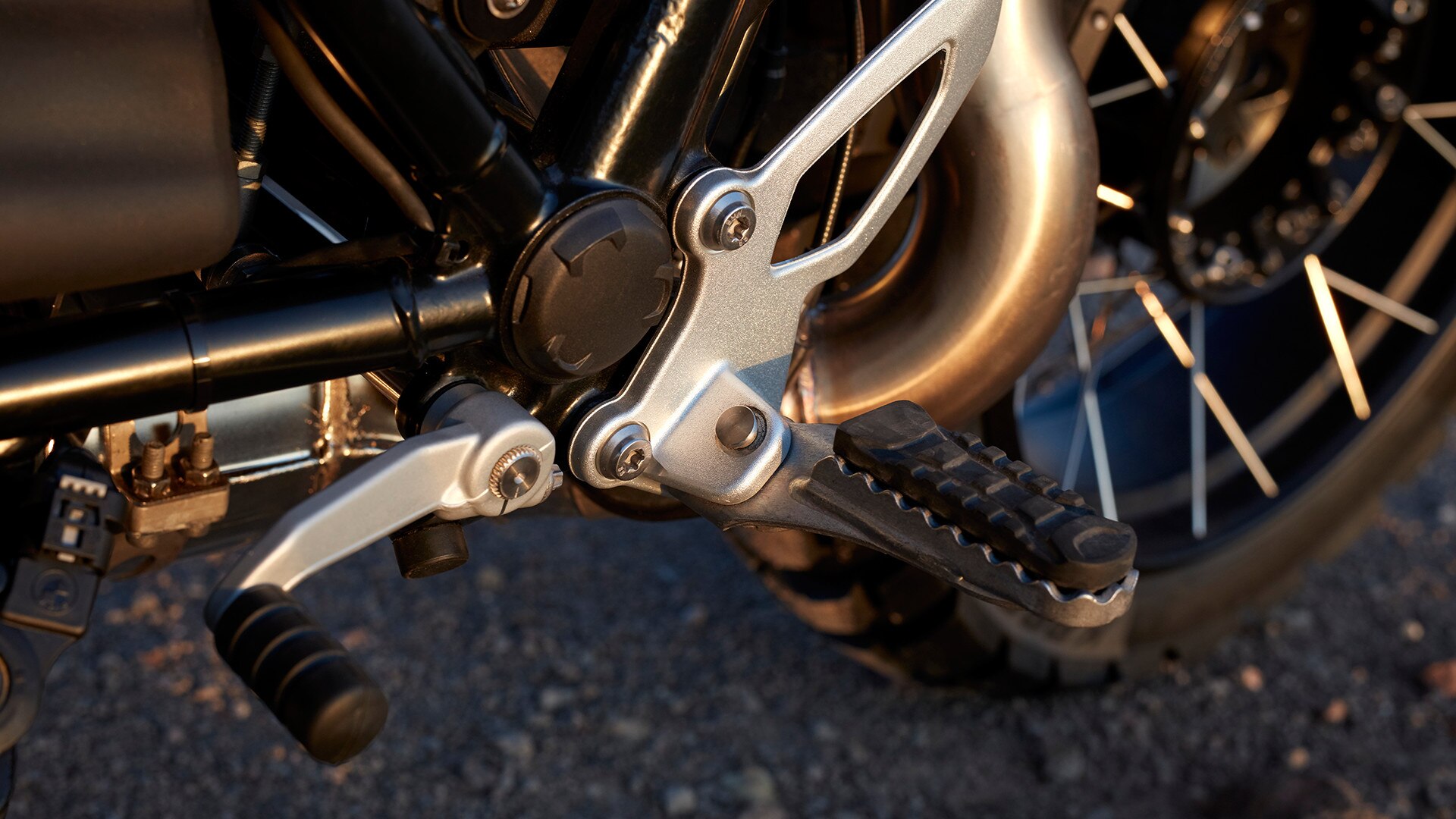 R nineT Scramblerのフットレスト