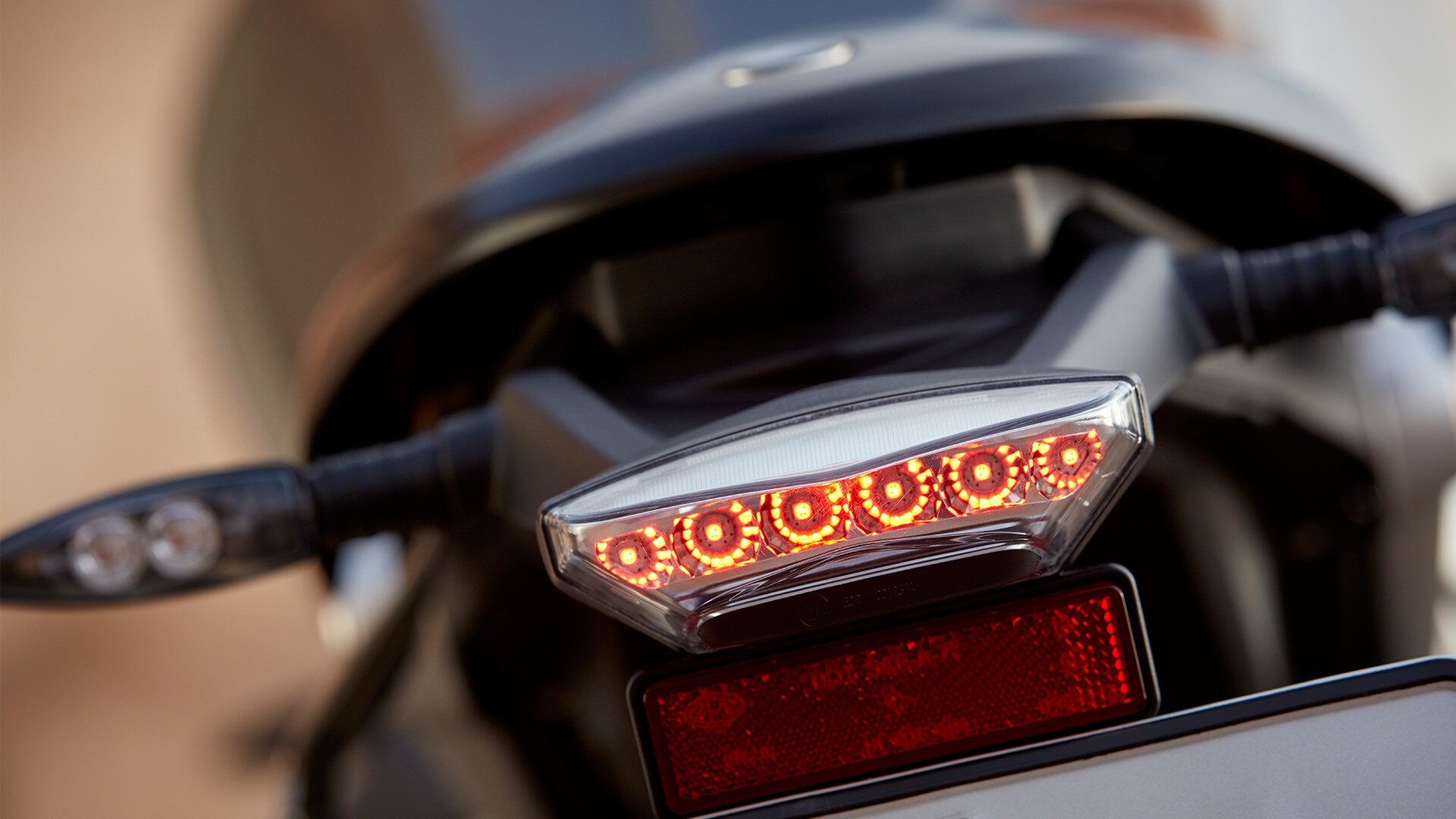R nineT ScramblerのLEDテールライト