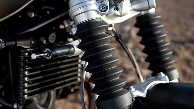 R nineT Scramblerのベローズ付きテレスコピックフォーク