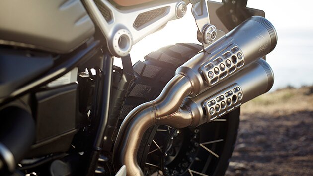 R nineT Scramblerのエキゾーストシステム