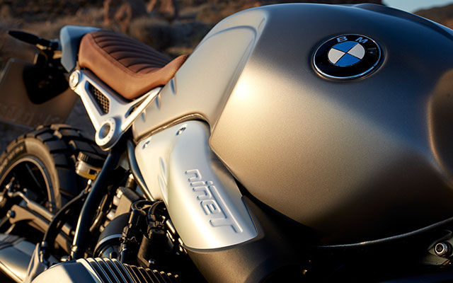R nineT Scramblerのスチールタンク