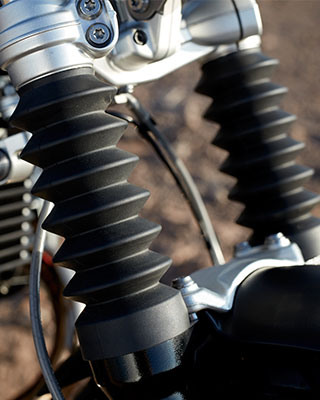 R nineT Scramblerのベローズ付きテレスコピックフォーク