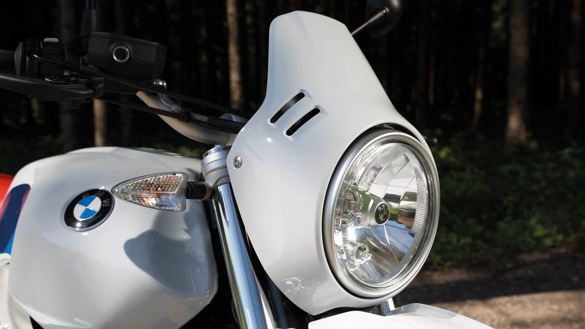 R nineT Urban G/Sのヘッドライトマスク