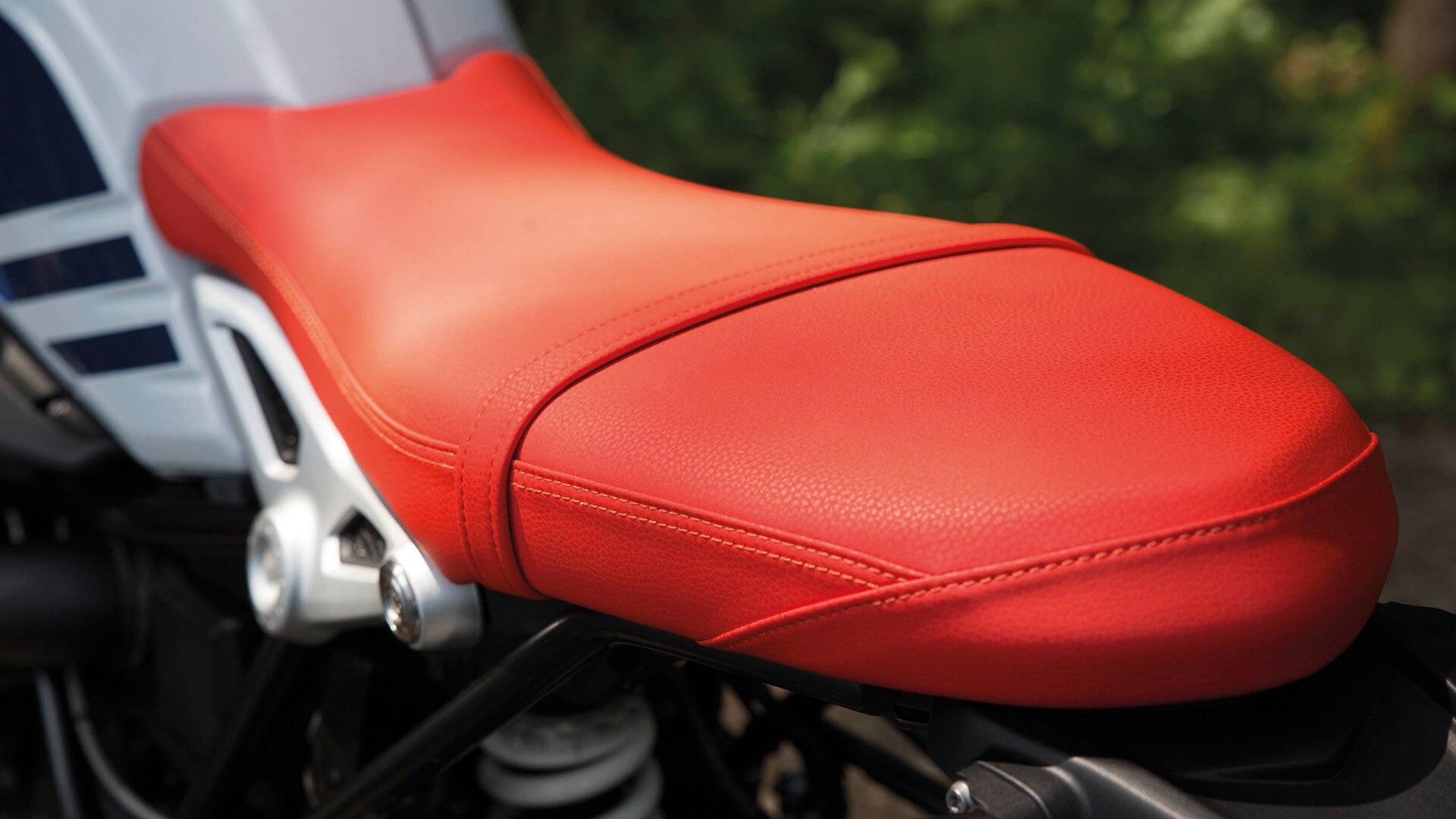 R nineT Urban G/Sのシート