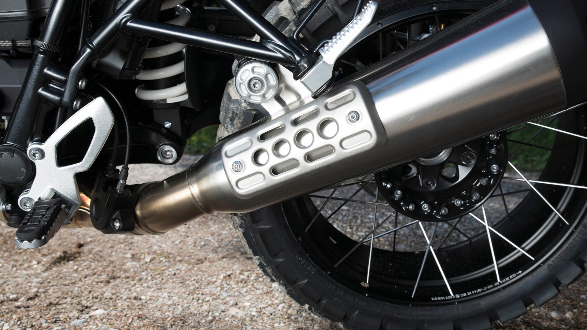 R nineT Urban G/Sのボルト留めのヒートシールド