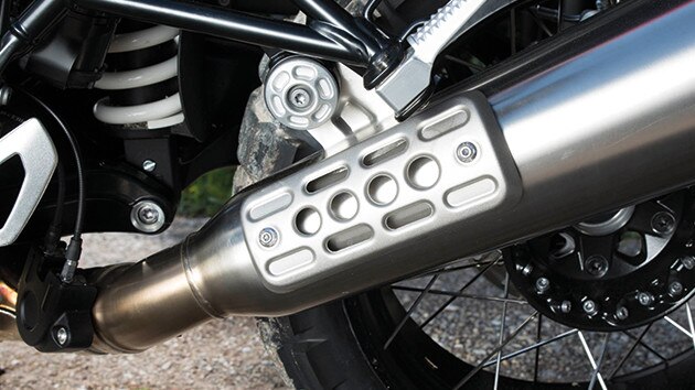 R nineT Urban G/Sのボルト留めのヒートシールド
