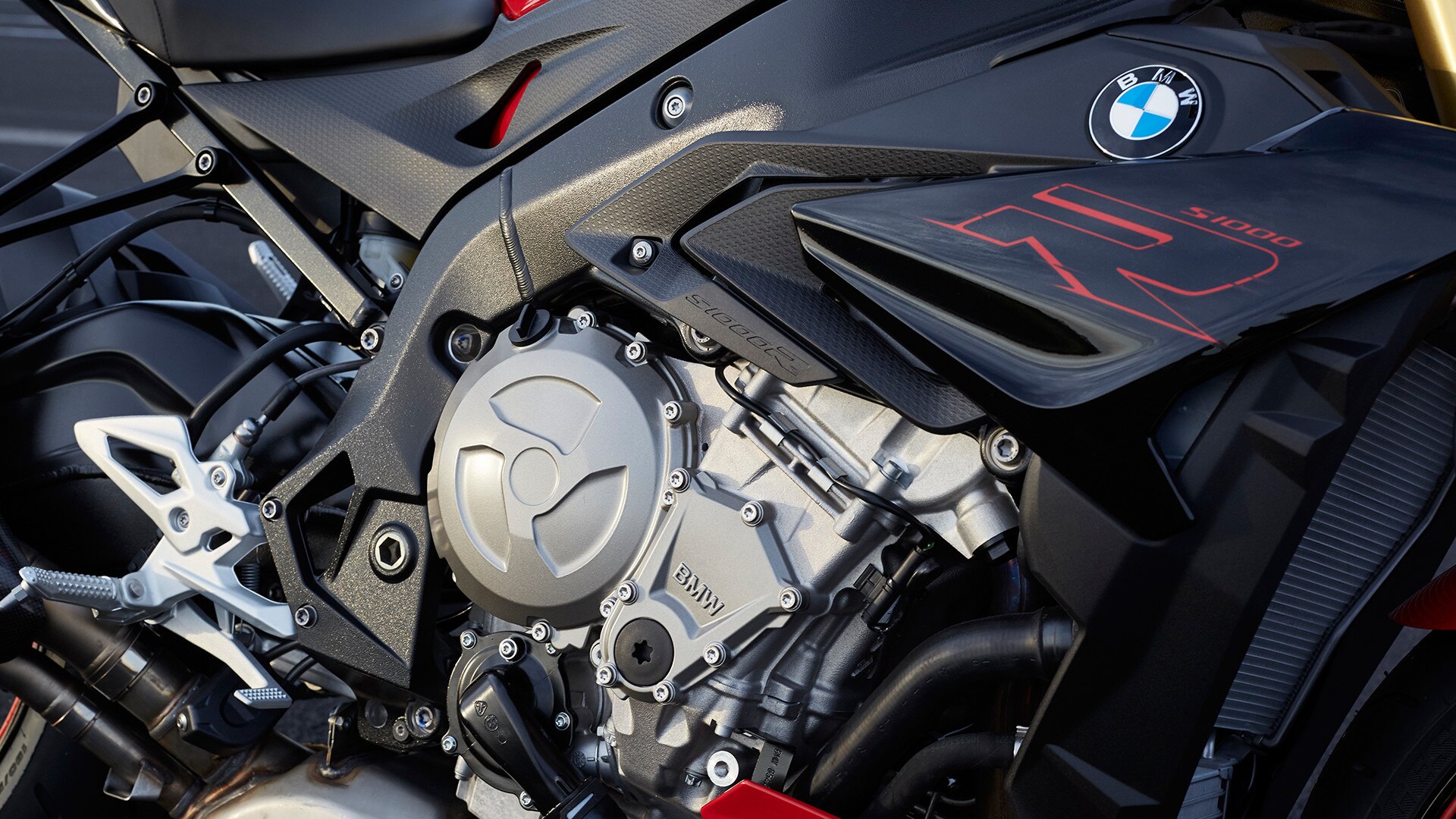 S 1000 Rのすっきりしたサイドトリム
