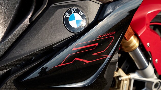 S 1000 Rの「R」ロゴ