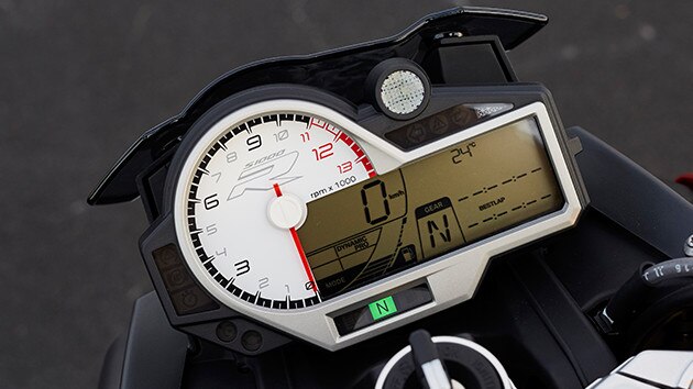 S 1000 Rの多機能メーターパネル
