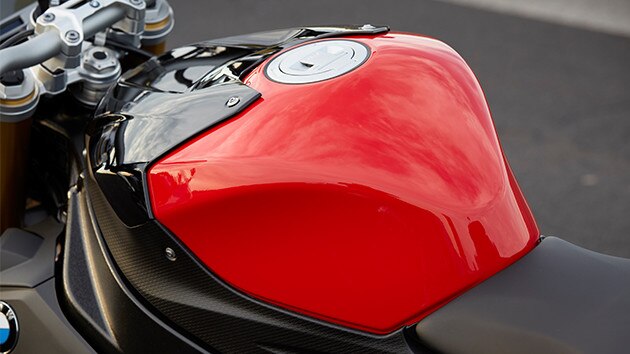S 1000 Rの軽量アルミ製タンク