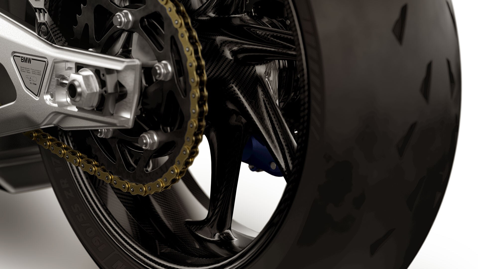 We see the rear carbon wheel of the M RR in detail.