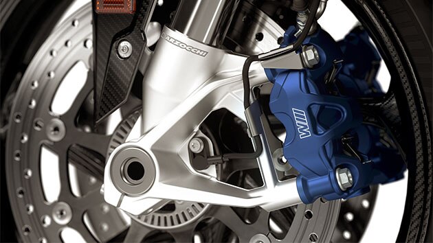 We see the M brake of the M RR with a blue brake piston.