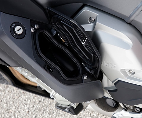 K 1600 GTの収納スペース