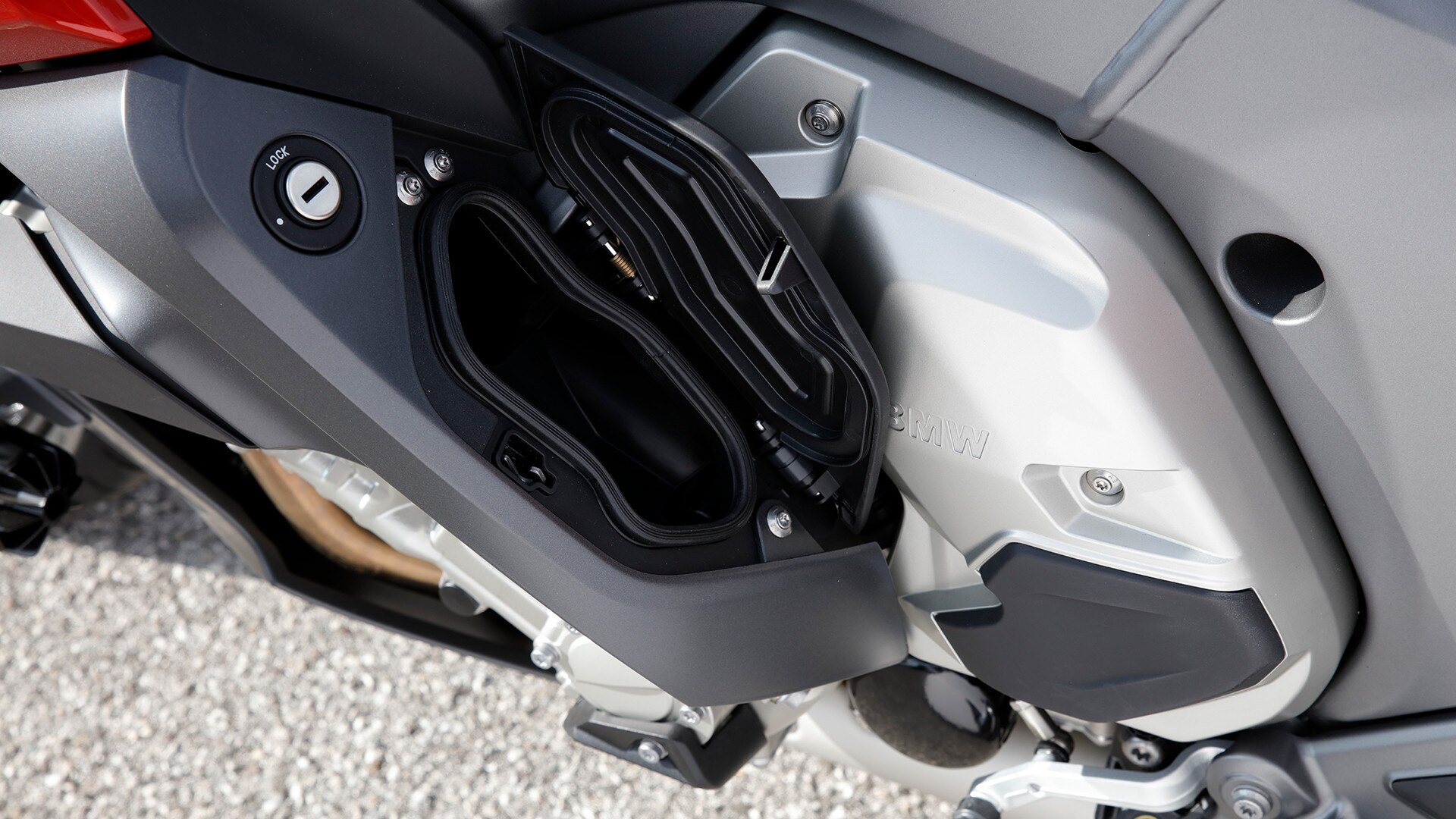 K 1600 GTの収納スペース