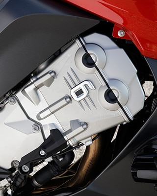 K 1600 GTマルチカラー並列6気筒エンジン