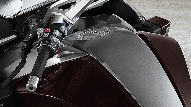 K 1600 GTLのタンクトリム