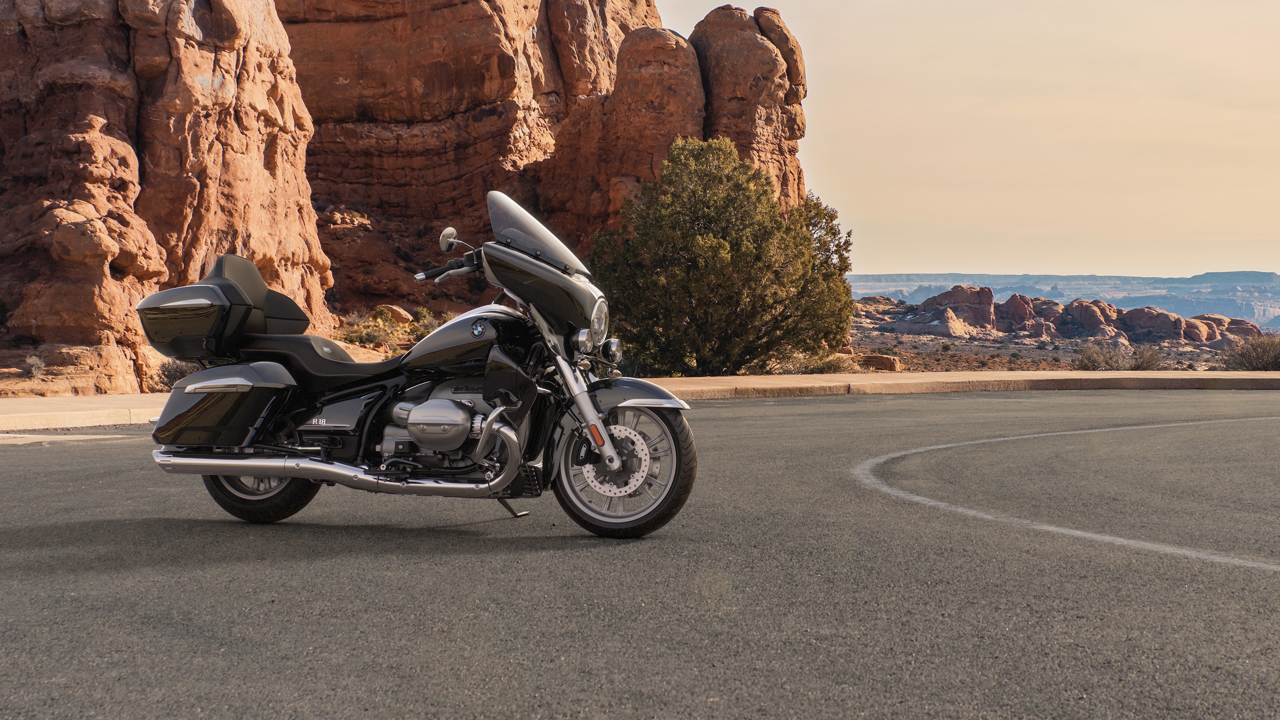 BMW Moto rrad R18シリーズ 2-TONE-BLACKミラー