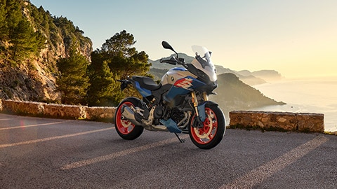 ロー仕様モデルのご紹介 | BMW Motorrad