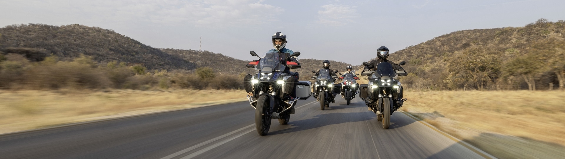 やまもも⭐︎BMW Motorrad ラリー40 BMW races through the summer slopes! Over 100 riders gather